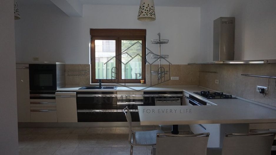 VILA CU 6 CAMERE SI PISCINA LA INCHIRIERE LANGA BRITISH SCHOOL - Poză 6