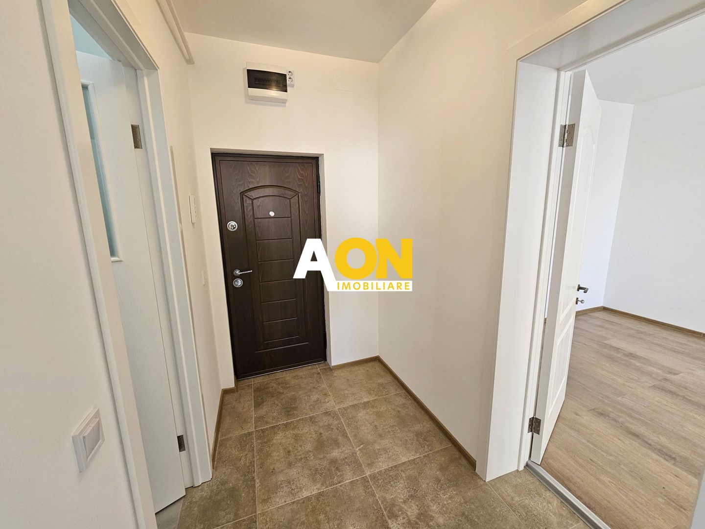 Apartament cu o camera, 40 mp utili + balcon 10 mp, etaj 1, Cetate - Poză 4