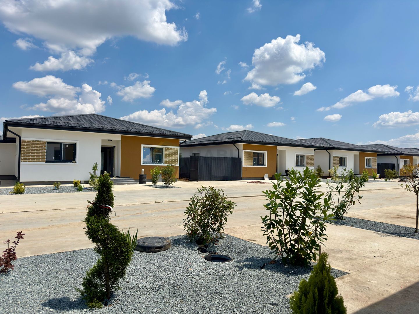 Casa 4 camere pe parter-Tunari | Teren 400 mp - Poză 25