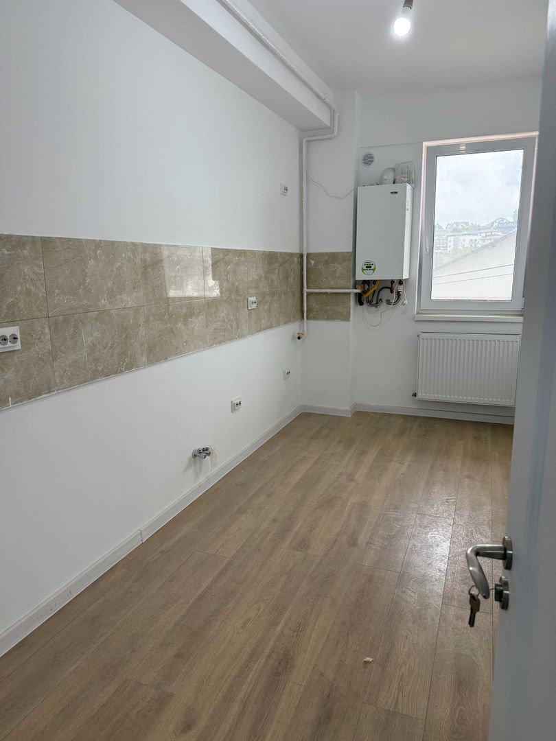 Apartament INTABULAT 1 camera decomandat 38,5mp Hlincea 64000 euro - Poză 1