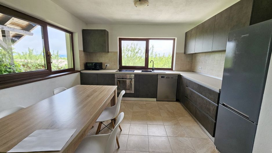 Vila noua-Sanpetru Dealul Lempes, zona verde si linistita - Poză 3