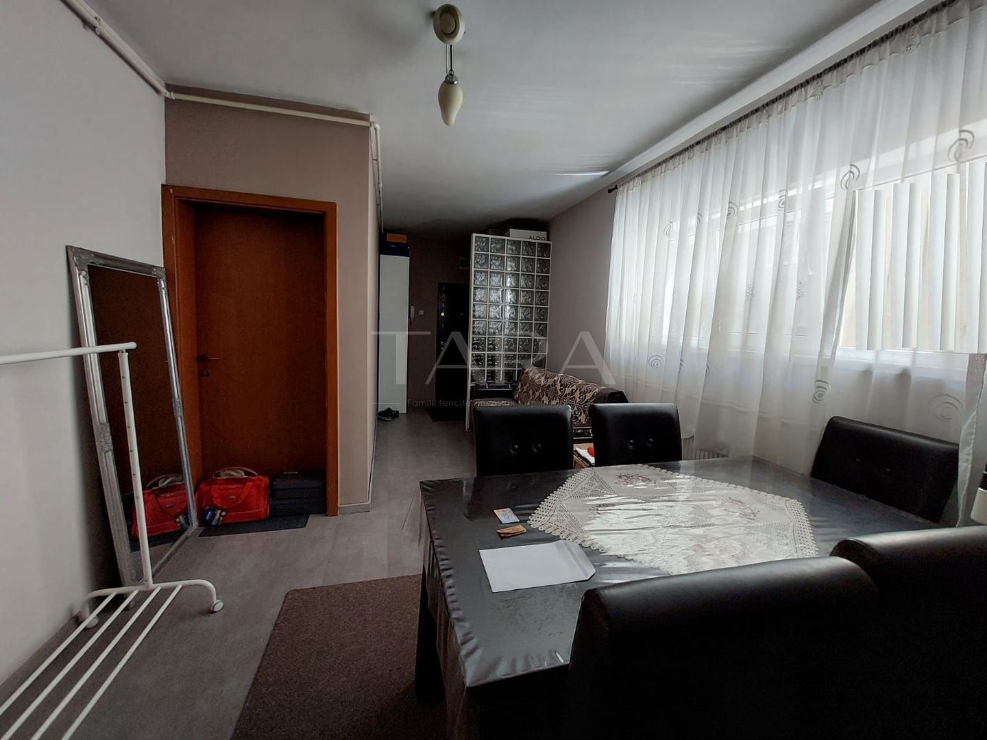 Apartament spațios cu 3 camere în zona Borhanci - Poză 3