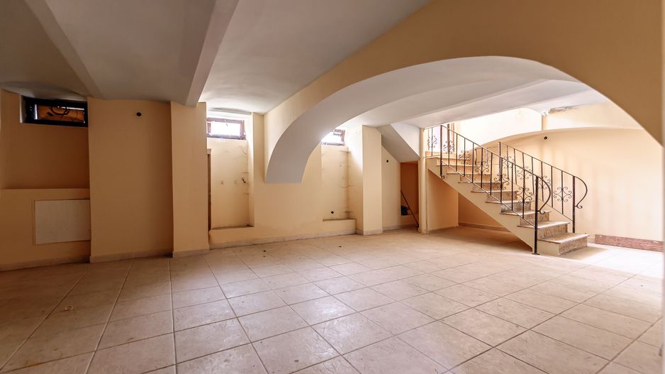 Apartament de vânzare la casă, 90 mp utili-Ultracentral Arad - Poză 2
