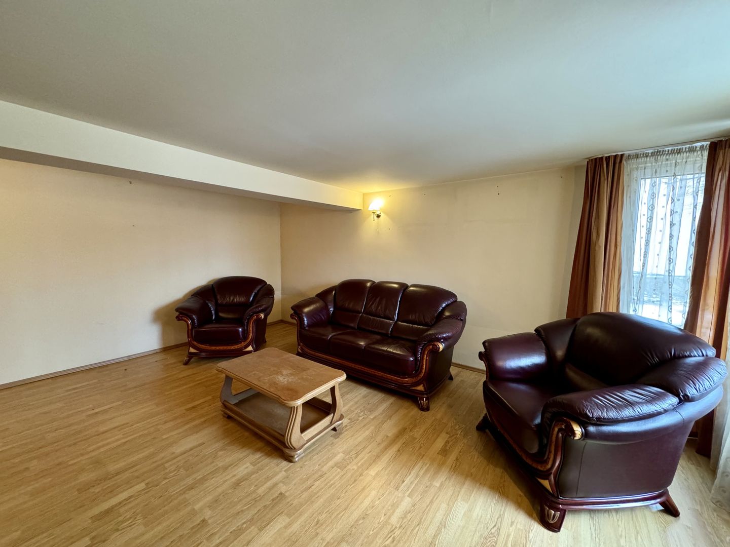 Casă individuală de vânzare în Săcele | Teren 781 mp | 3 Dormitoare - Poză 10