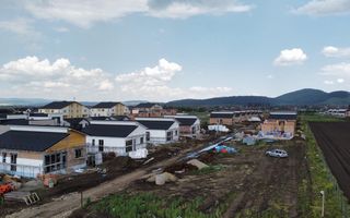 Casă/Vilă cu 4 camere la vânzare - Sânpetru - Poză 4