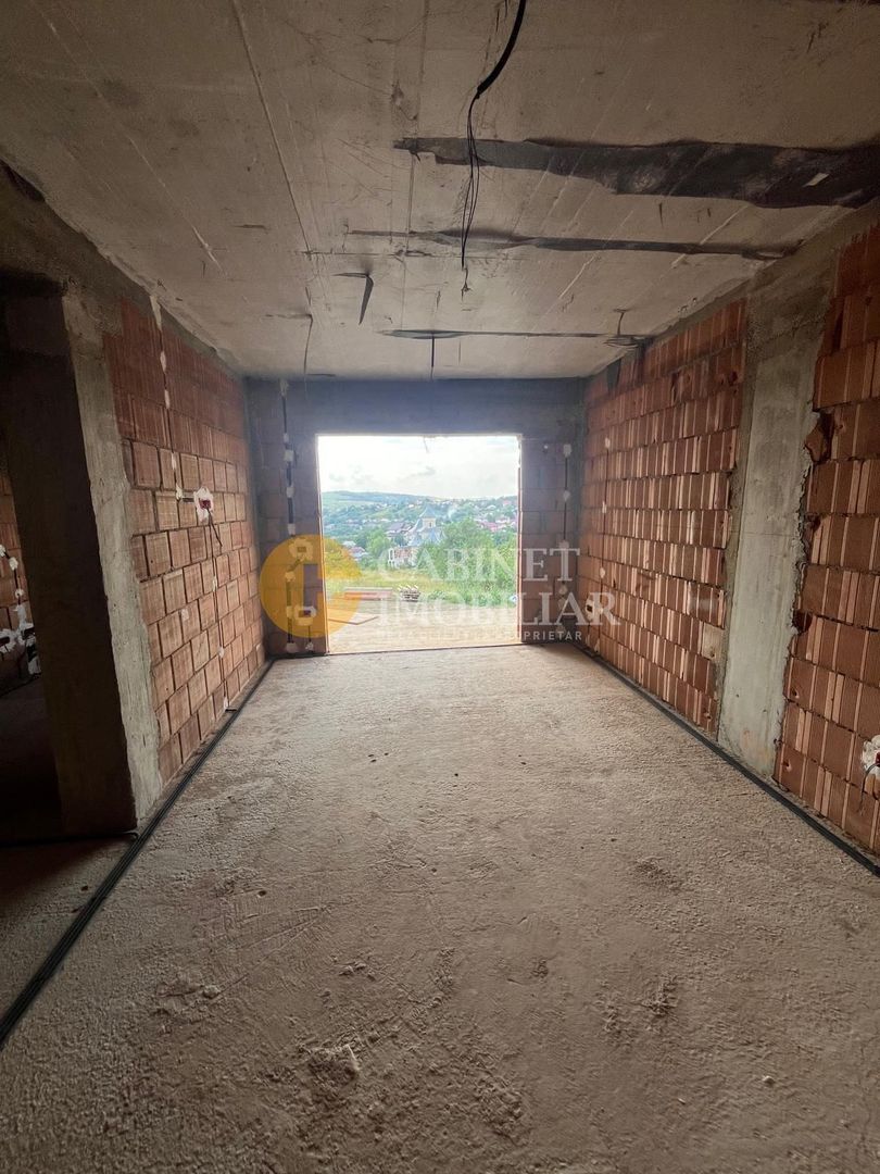 Duplex 5 Camere  3 Bai 124MP Intrare BREAZU cu VEDERE PANORAMICA - Poză 5