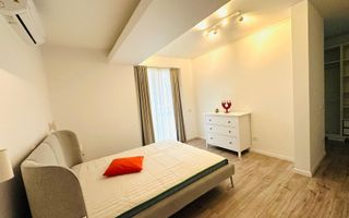 Vila Individuală Elegantă cu 6 camere, Curte Proprie–Padurea Baneasa - Poză 7