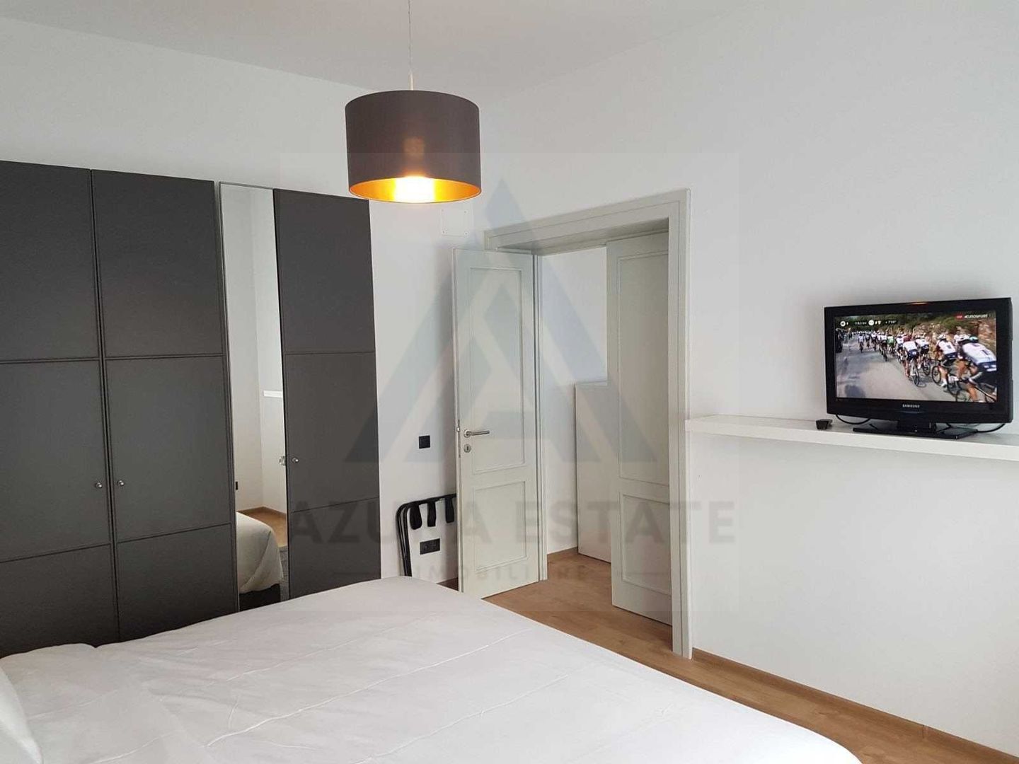 Apartament premium Art Deco 55 mp balcon generos etaj 2 Ultracentral - Poză 2