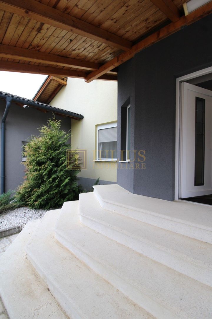 Sat Giroc, ideal pentru diverse afaceri sau pentru locuit. - Poză 3