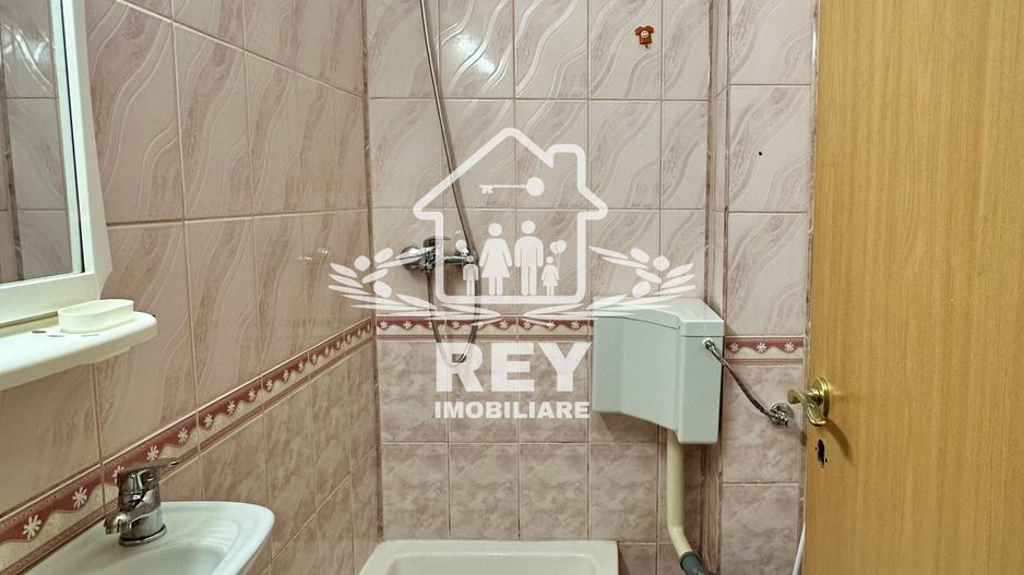 Apartament 4 camere cu garaj zona Strand- V.Aurie - Poză 15