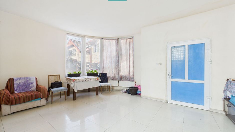 Casă P+E+M în zona Mehala pe arteră principală - Poză 5