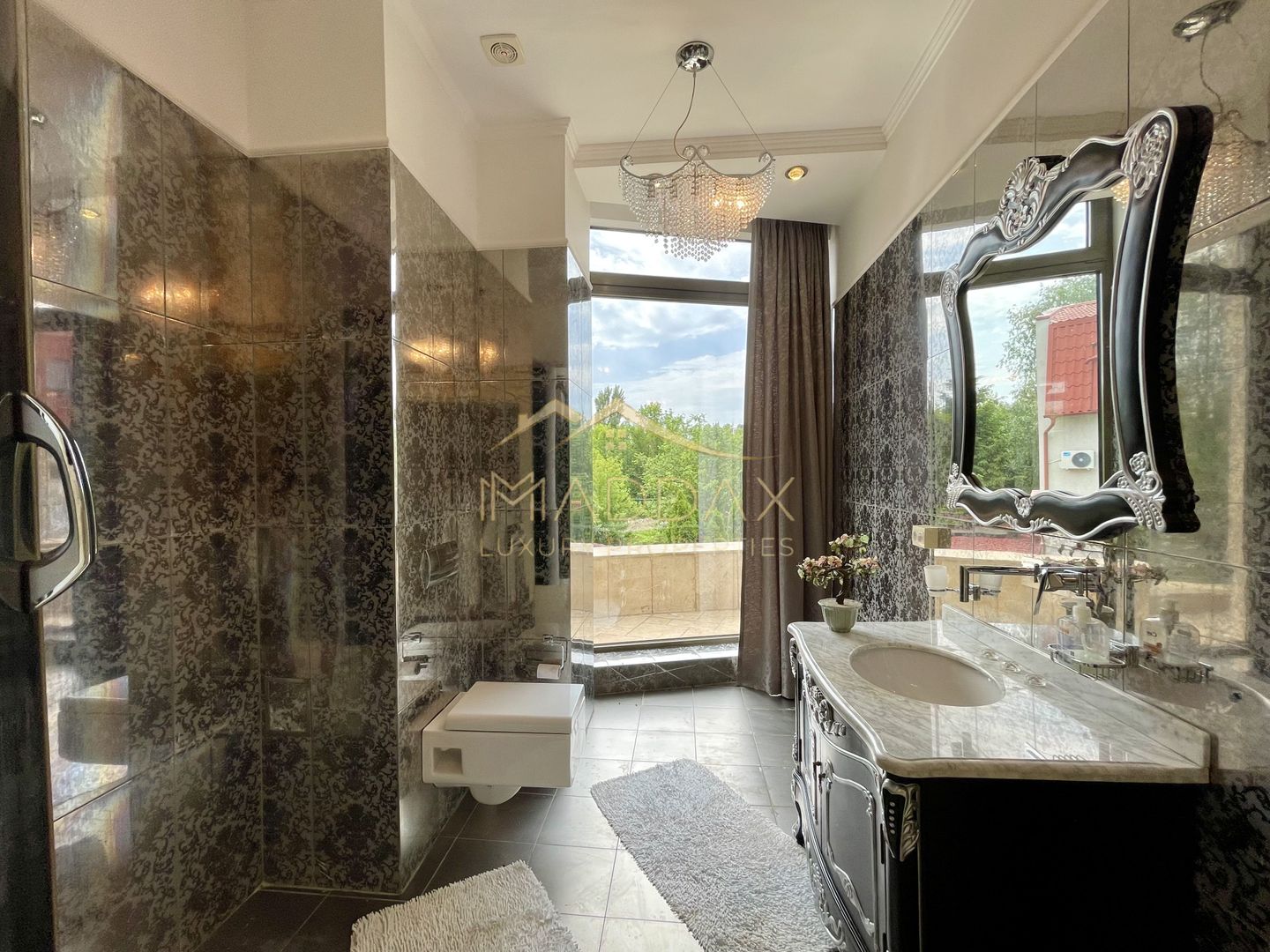 Impressive Villa *1500 SQM usable* 2613 SQM land / Open to the lake - Poză 44