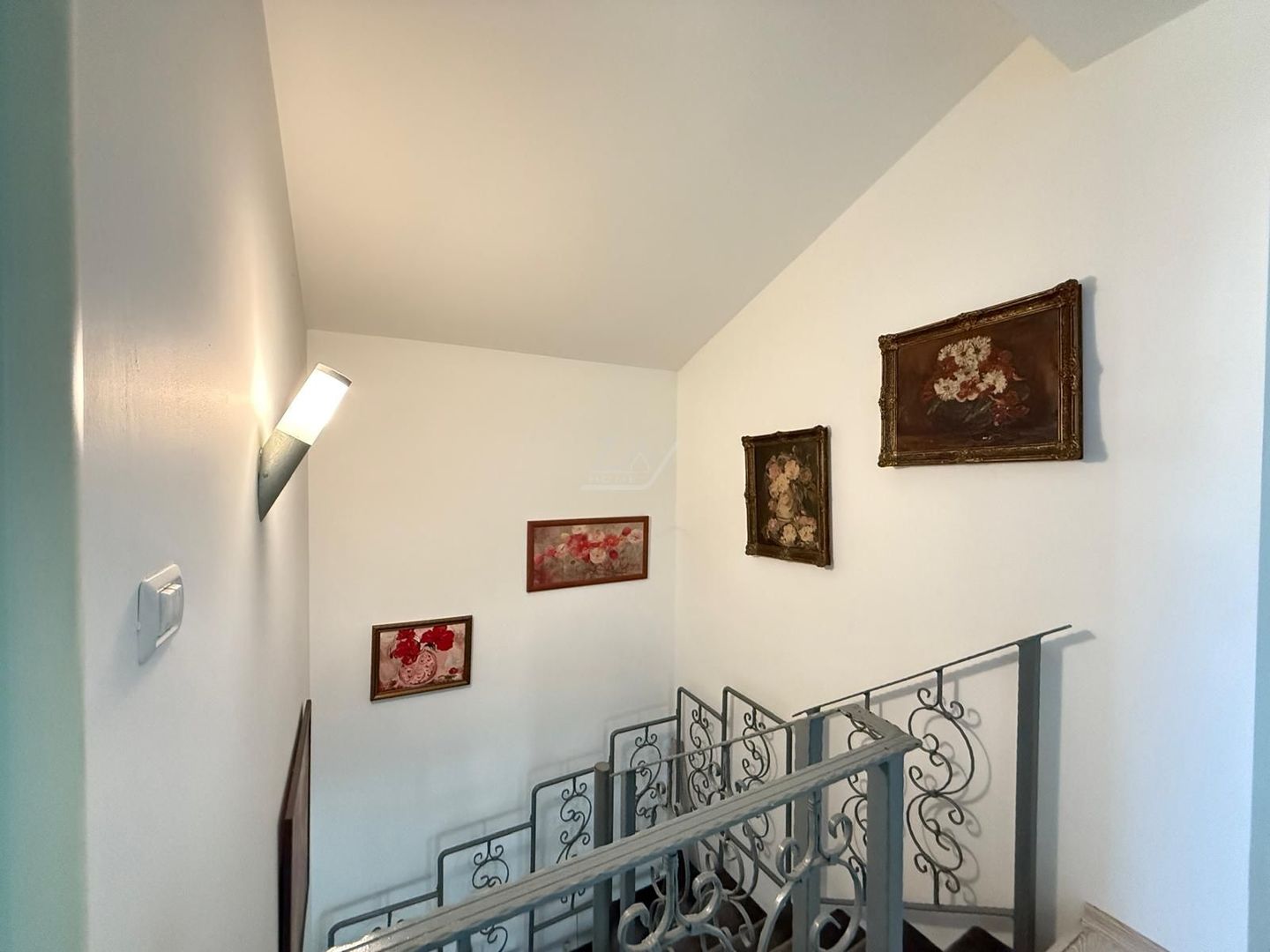 Pozitie excelenta - Unitatea Militara. Casa individuala. 4 dormitoare, 3 bai. - Poză 19