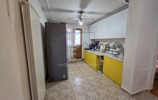 Vanzare apartament 3 camere Rahova - Barca