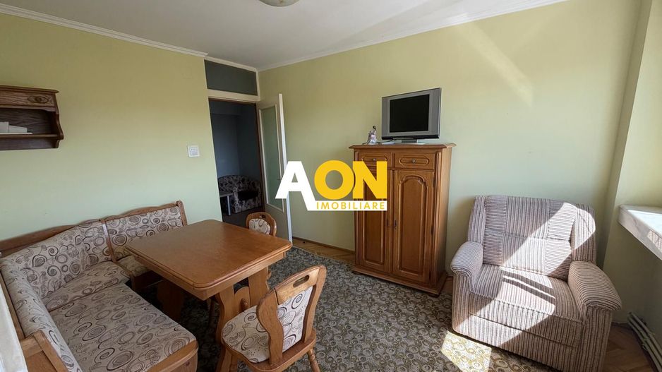 Apartament 4 Camere | Decomandat | Etaj  |  Cetate - Poză 2