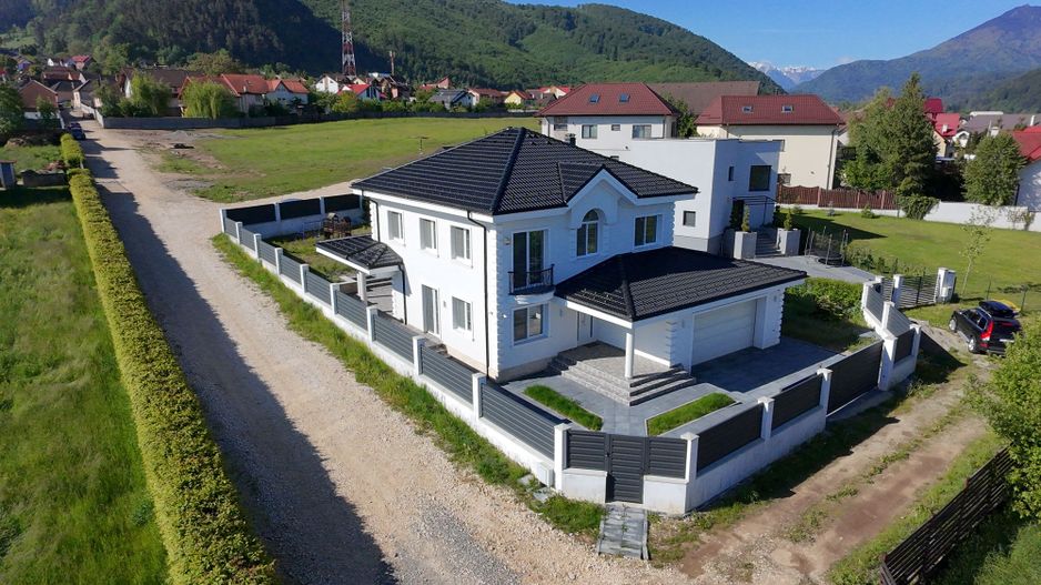 Casă ideală pentru familie în Brașov, Bunloc – spațioasă, luminoasă, priveliște - Poză 2