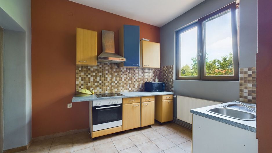 Proprietate multifuncțională într-o locație Centrală - Poză 4