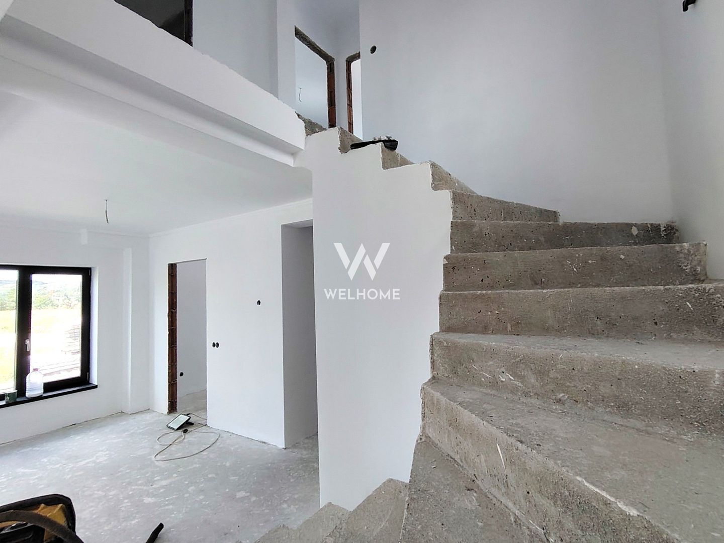 Casa Sibiu -  4 camere, 2 bai, curte - Poză 4