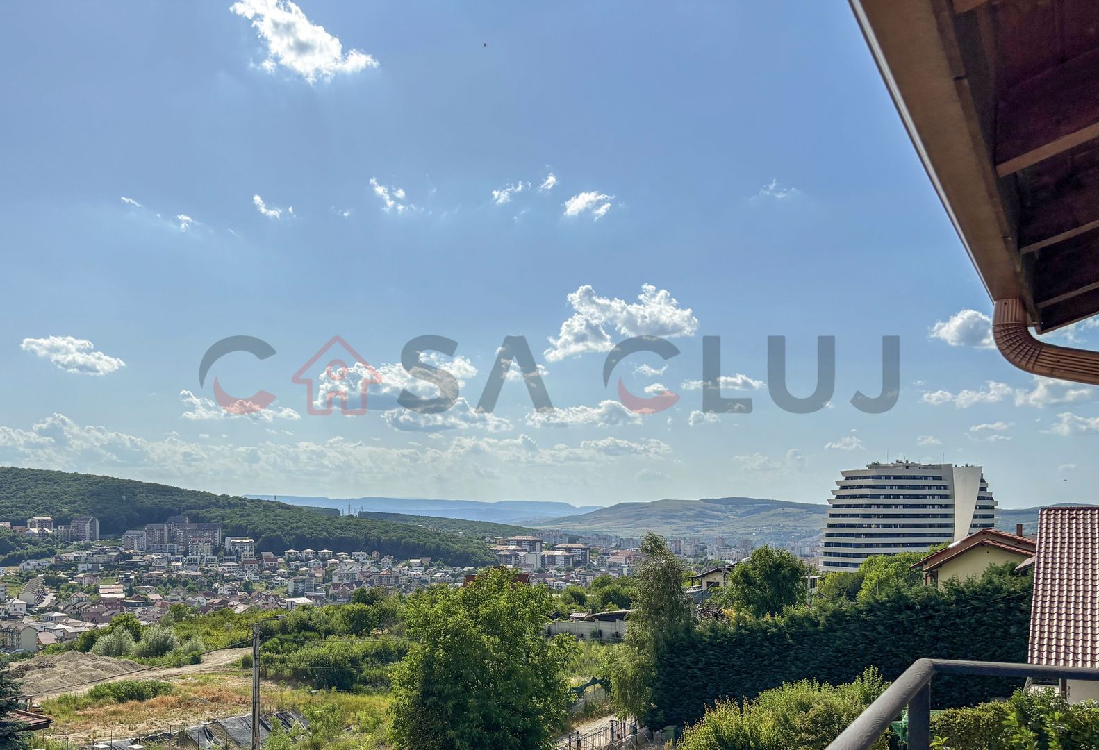 LINIȘTE, LUMINĂ, NATURĂ | Garaj Demisol | Teren 490MP | Utilata Si Mobilata - Poză 1