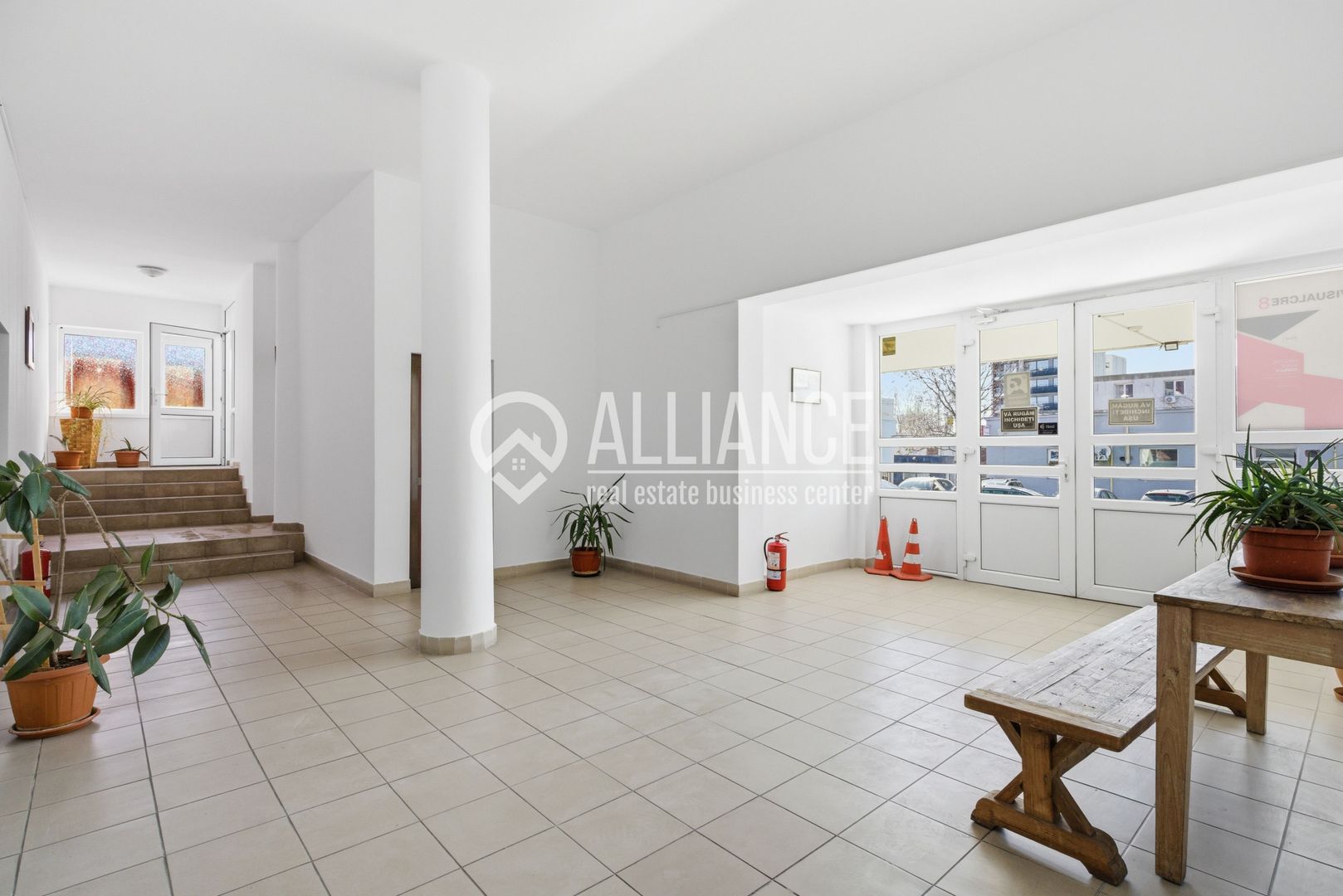 FALEZA NORD cladire multifunctionala 4600 mp cu acces din Bdul Mamaia! - Poză 10