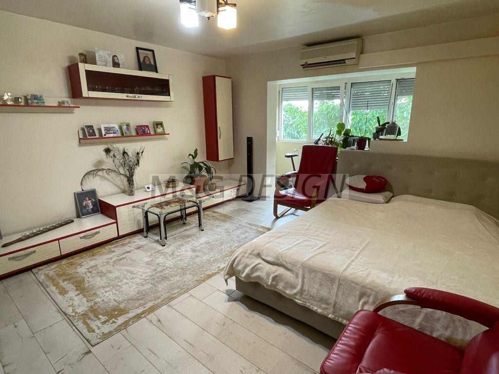 Apartament 3 camere decomandat cu centrala - Poză 1