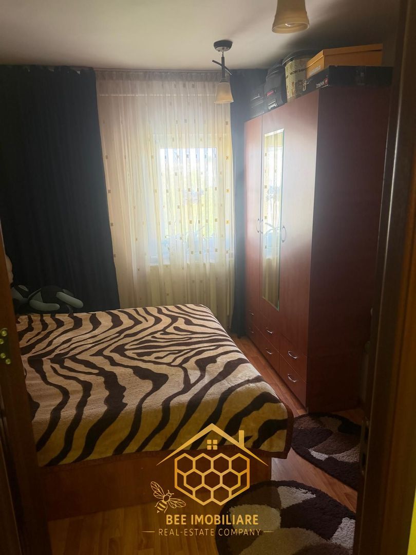Apartament cu 2 camere transformat in 3 -  spatios - cartier Rovine - Poză 4