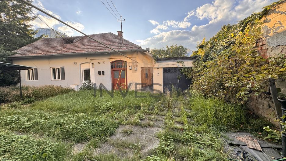 Casa cu teren liber de 200 mp in zona strazii Brasov! - Poză 1