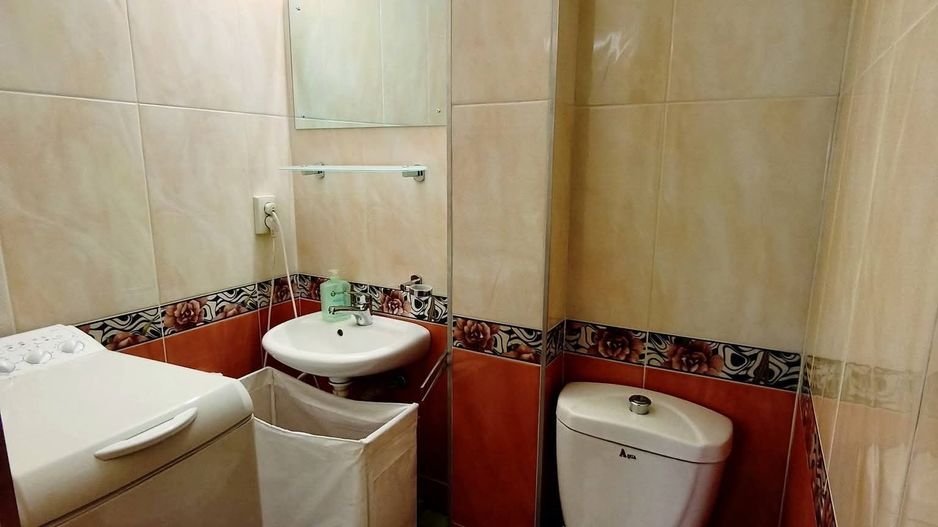 Apartament 4 camere in zona UMFST ( Romanu Vivu ) - Poză 8