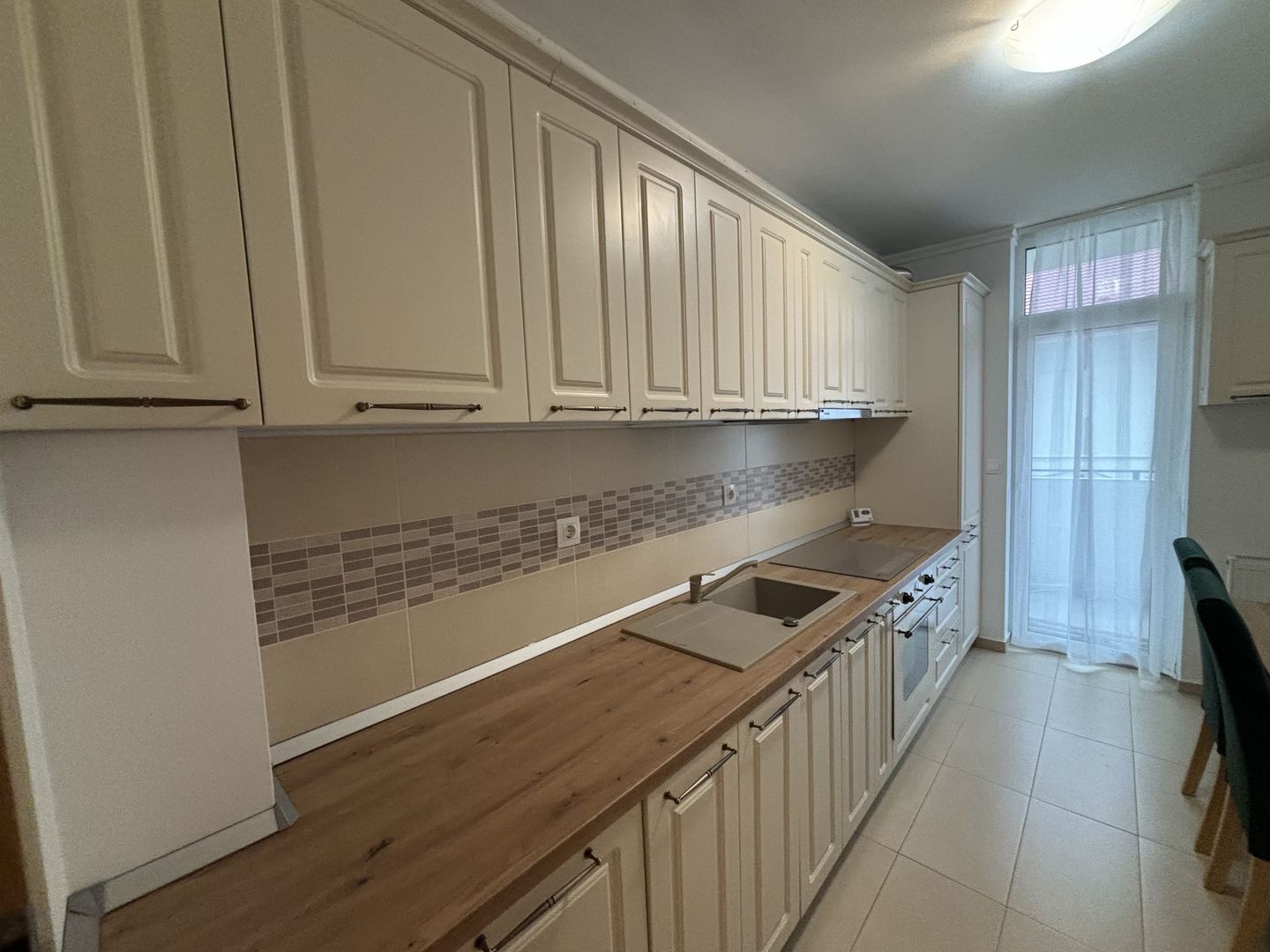 Mobilat si utilat cu loc de parcare subteran la City of Mara - Poză 4