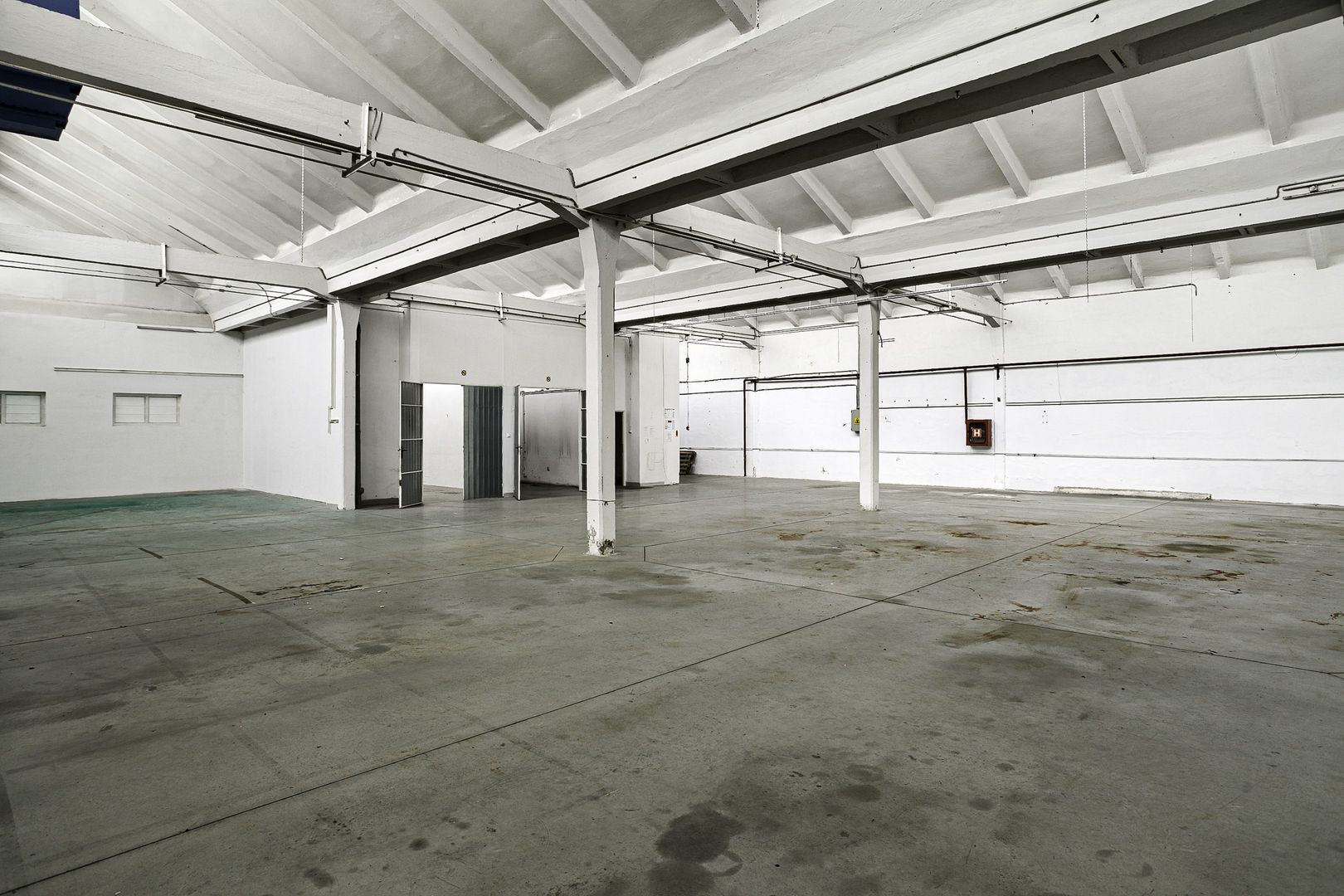 De Inchiriat Hala Industriala în Arad - Zonă Centrala cu Acces TIR - Poză 2