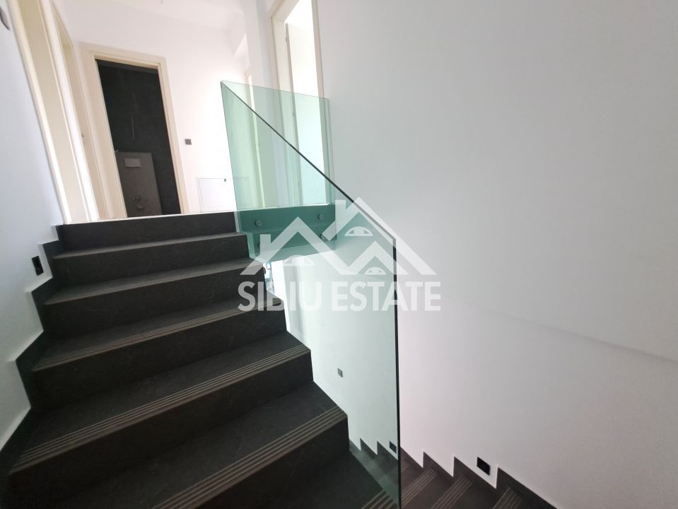 Casa Sibiu Cisnadioara, garaj, piscina, terase panoramice - Poză 39