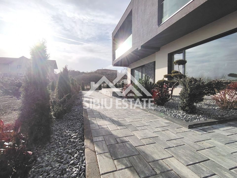 Casa Sibiu, Selimbar teren 790 mp, garaj, terase - Poză 11