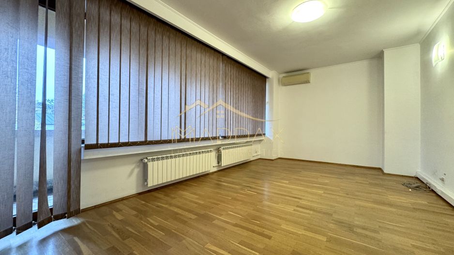 Vila centrala cu 13 camere *460mpu* + garaj // Dorobanți - Poză 32