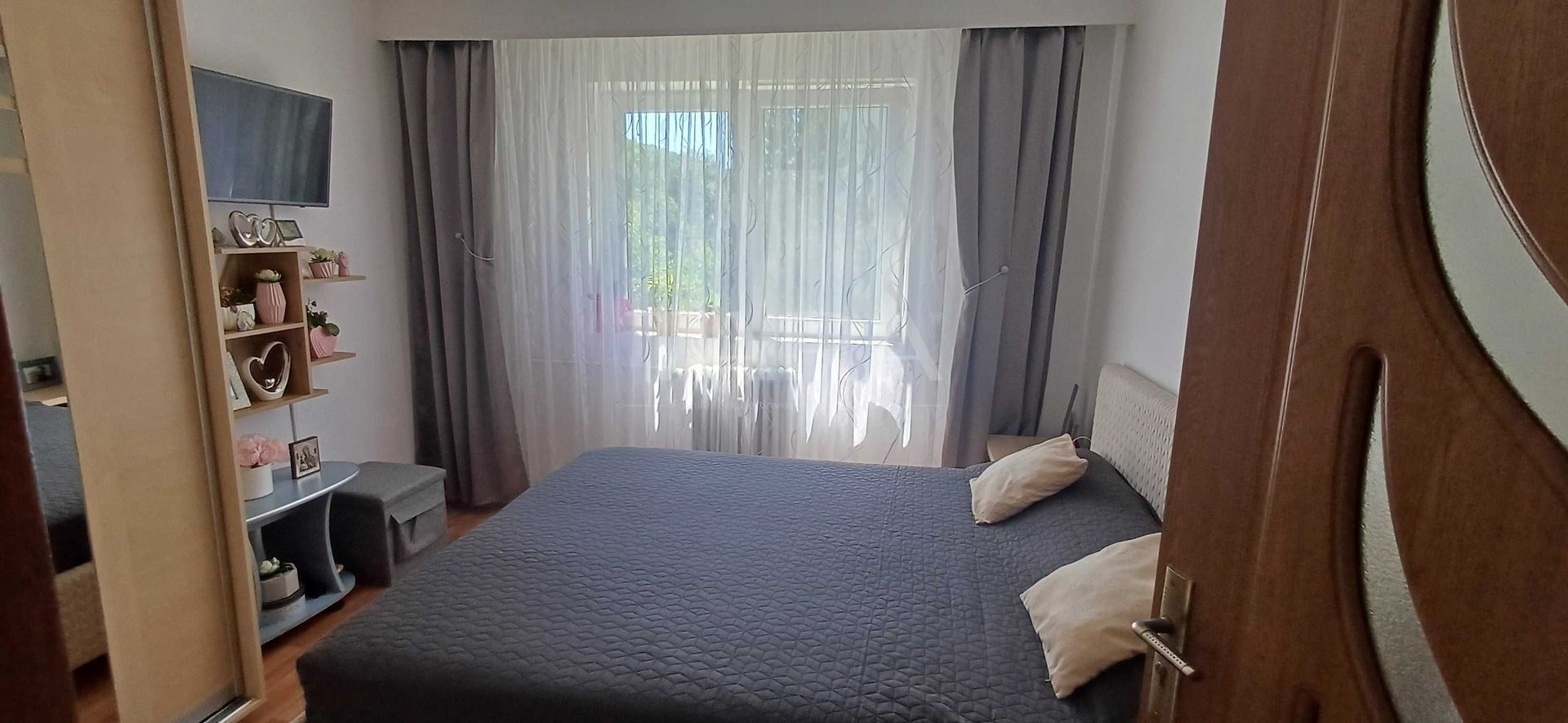 Apartament cu 2 camere, etaj intermediar, lift și balcon, zona Minerva - Poză 3
