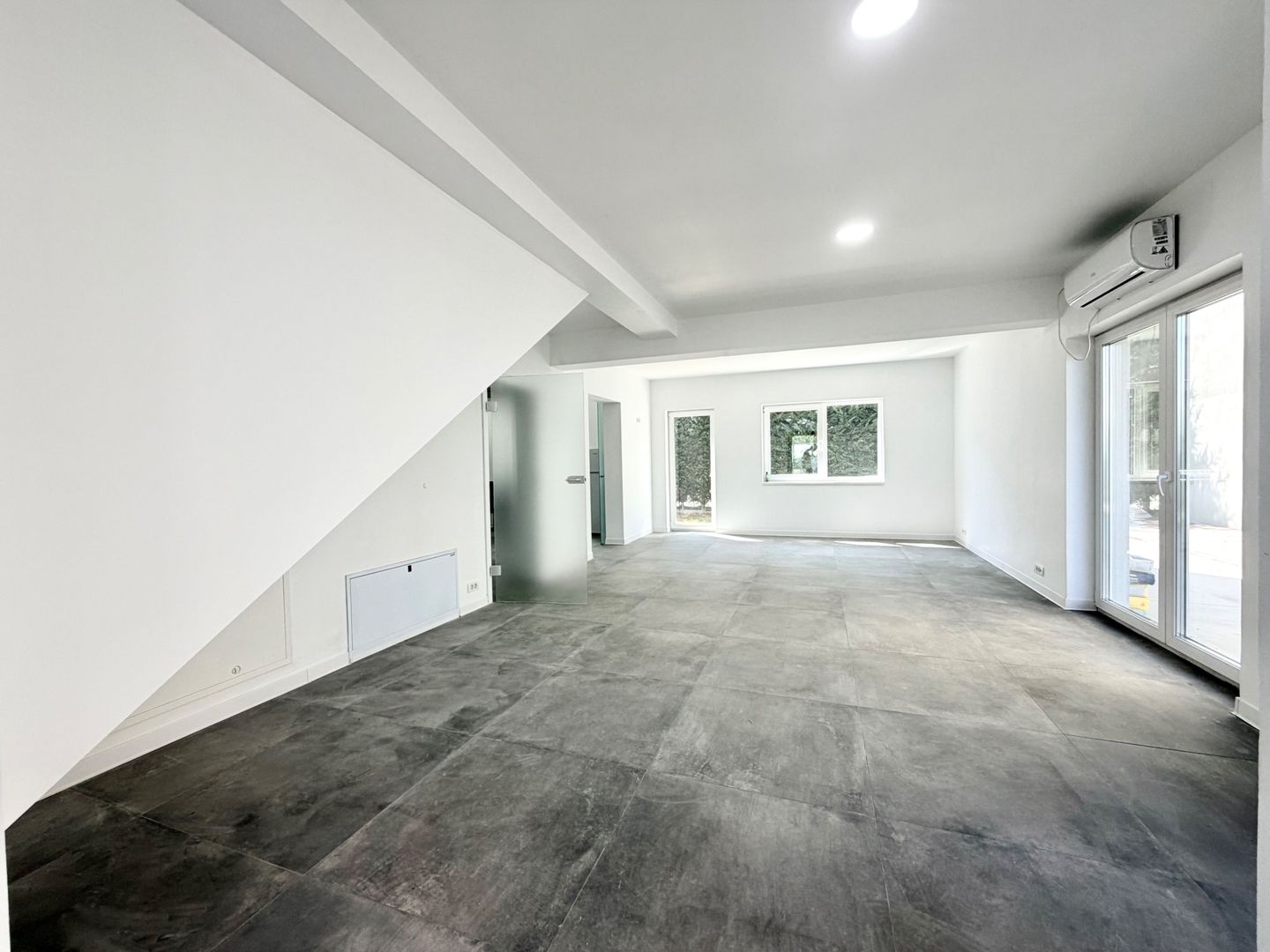 Casa individuală de închiriat - Giroc intrare - Poză 23