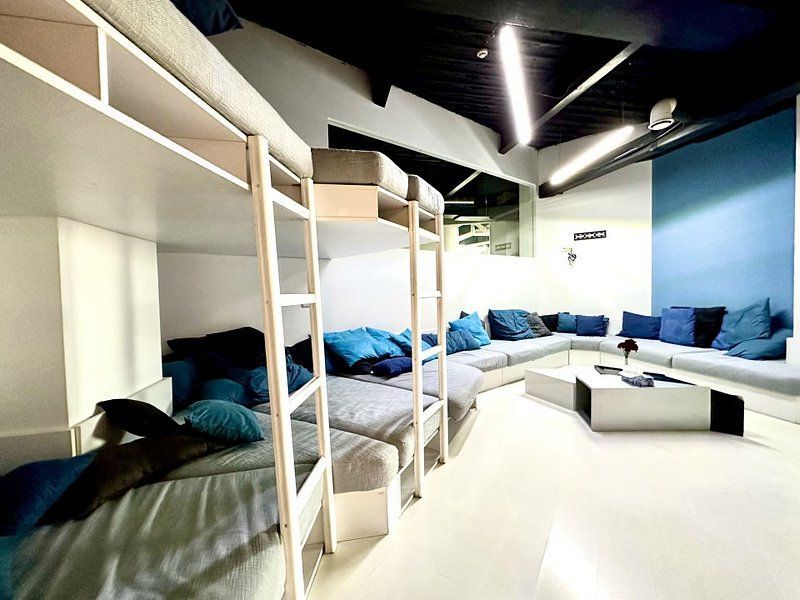 Spacecraft Office - Poză 6