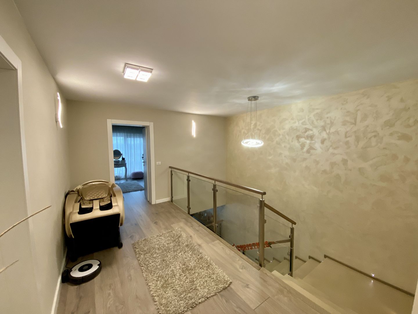 Vila pretabila pentru doua familii - Poză 14