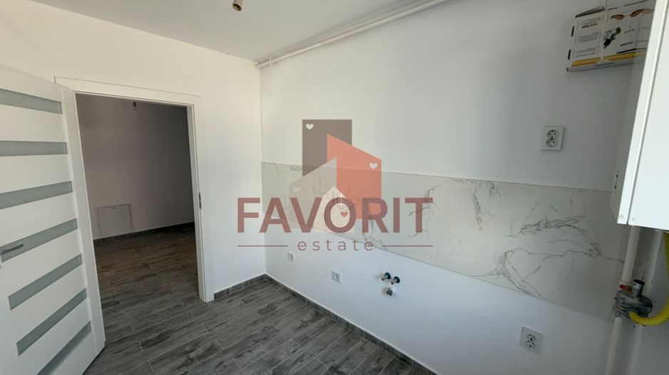 Disponibil imediat. Decomandat. TVA 21% inclus in pret - Poză 1