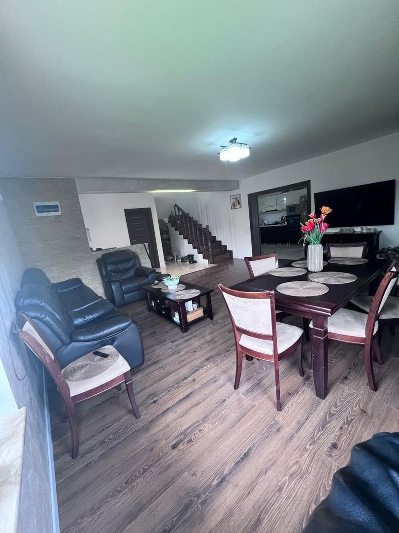 Casa  nouă de vanzare cu garaj,  în zona Micesti - Poză 2