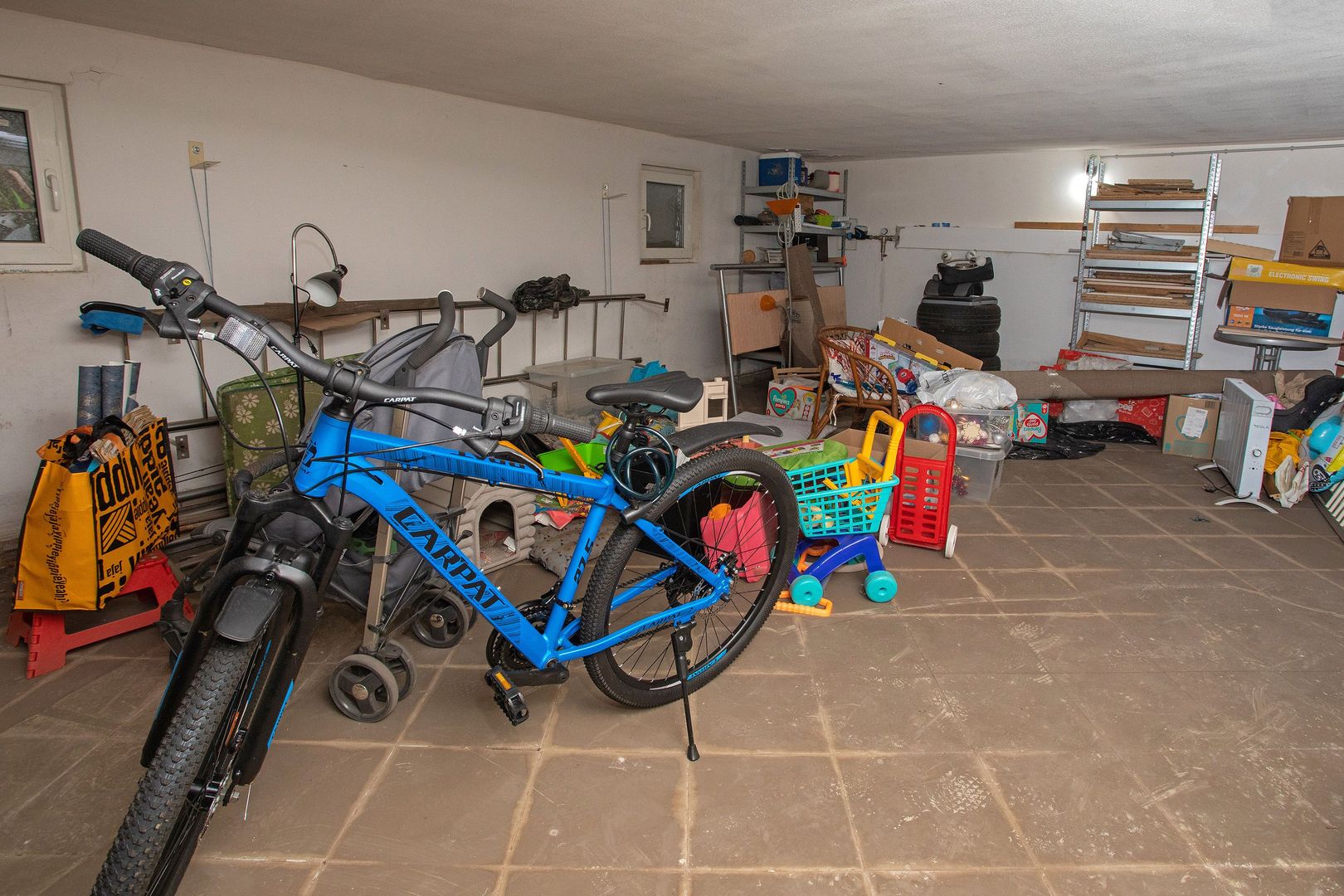 Vilă, singur în curte, central, Oradea 128 mp. 800  E/lună. Comision 0 - Poză 36