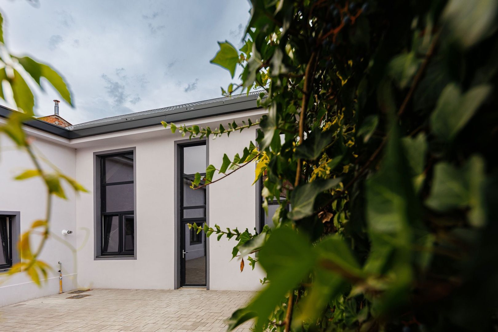 Prima inchiriere - Spatiu birouri 30 mp | Grup sanitar propriu - Poză 2