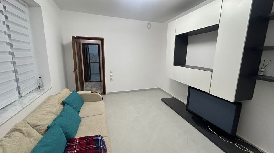 2 Camere Piata Constitutiei + Loc de Parcare - Poză 2