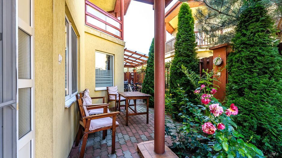 Casă înșiruită în Gradiște cu garaj - Poză 9