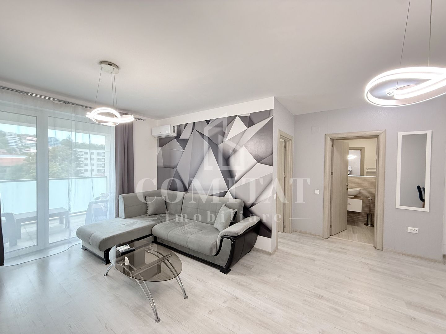 Apartament cu 2 camere | parcare inclusă | str Decebal - Poză 2