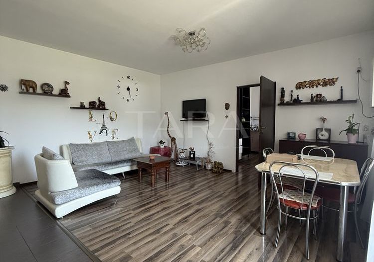 Apartament decomandat cu 2 camere, garaj subteran inclus. - Poză 1