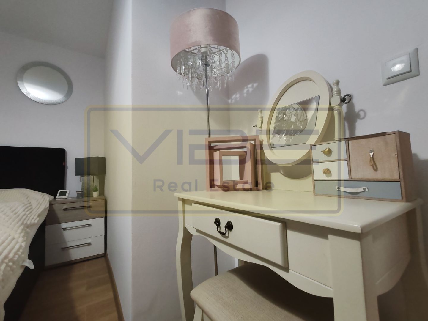 Duplex-4 camere - Mobilat Modern-Valea Adanca-``5 Drumuri`` - Poză 19
