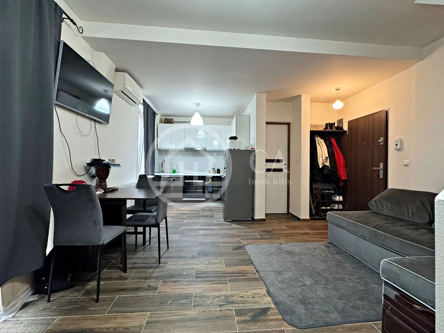 Apartament de vânzare cu 3 camere în zona Nufârul, Oradea - Poză 2