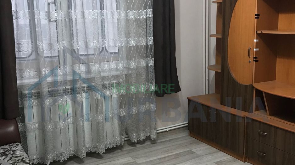 Vând apartament 3 camere - Poză 2