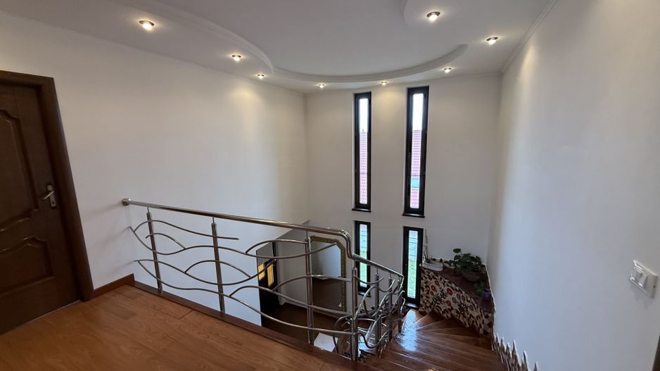 Casă de vânzare | Burdujeni | 417 mp construiți | Teren 1.200 mp - Poză 4