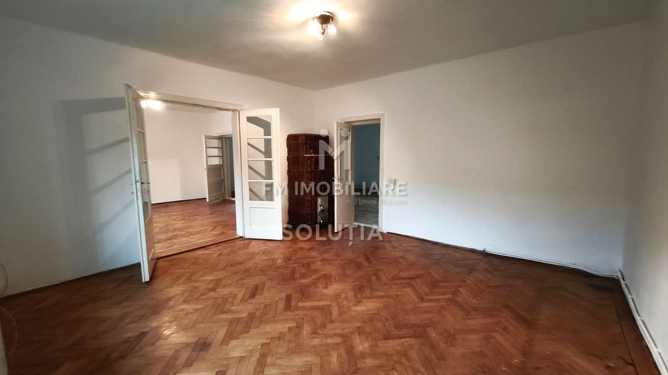 Casă de vânzare | 2 min de Centrul Vechi | garaj | curte proprie - Poză 1